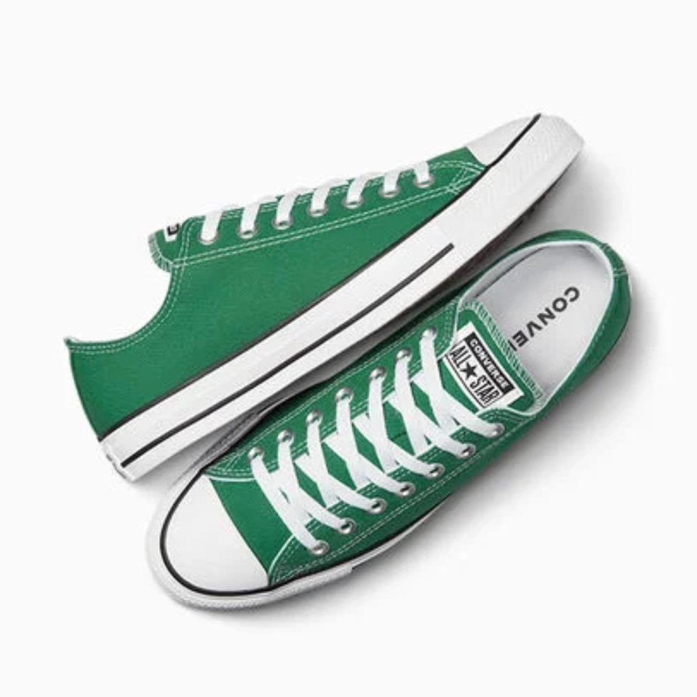 Chuck Taylor All Star Canvas Unisex Low Top Shoe (M 4.5 / W 6.5)